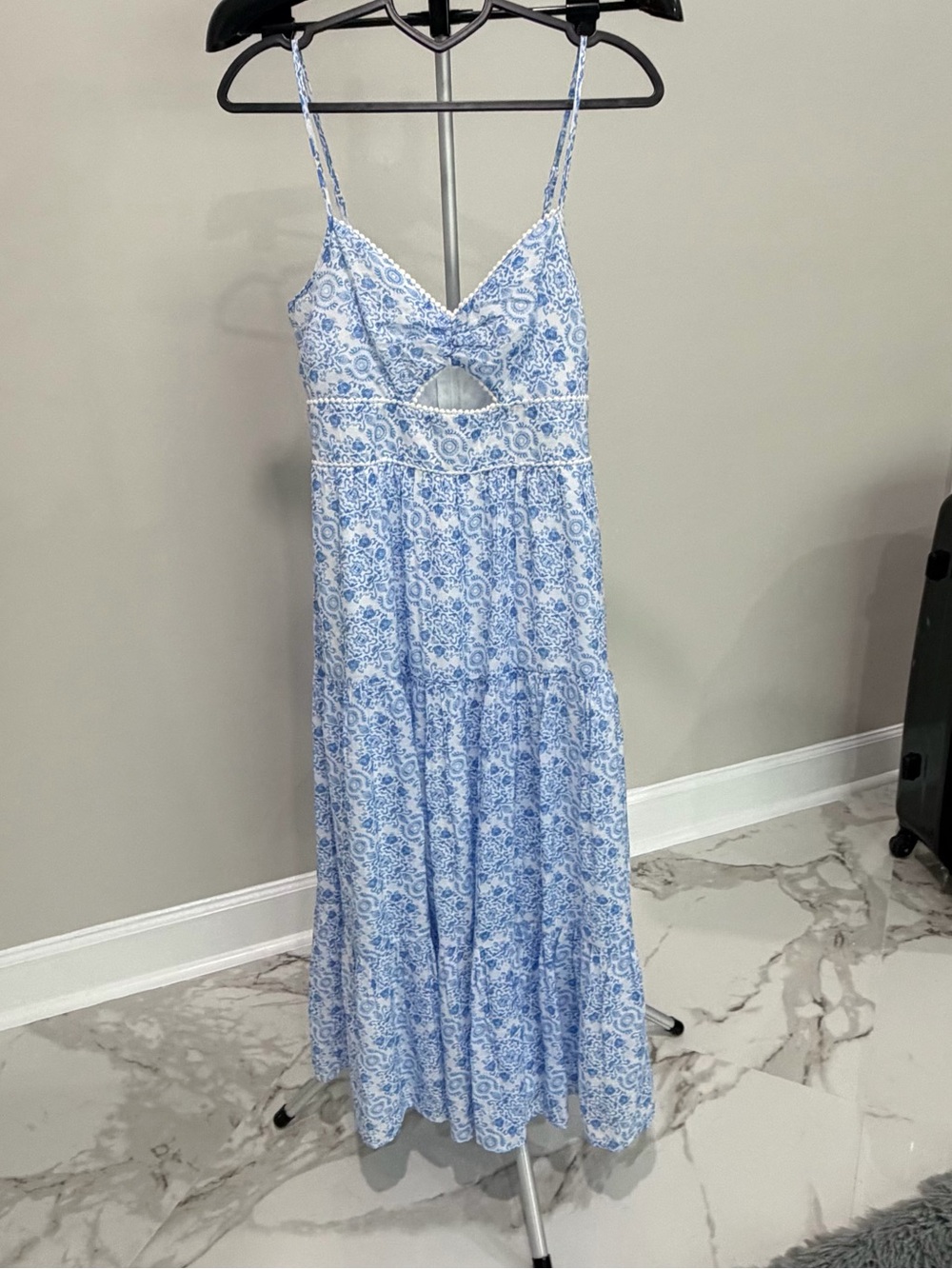 Trixxi White and Light Blue Paisley Maxi Dress